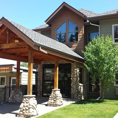 Elkwater Lake Lodge And Resort Exterior foto