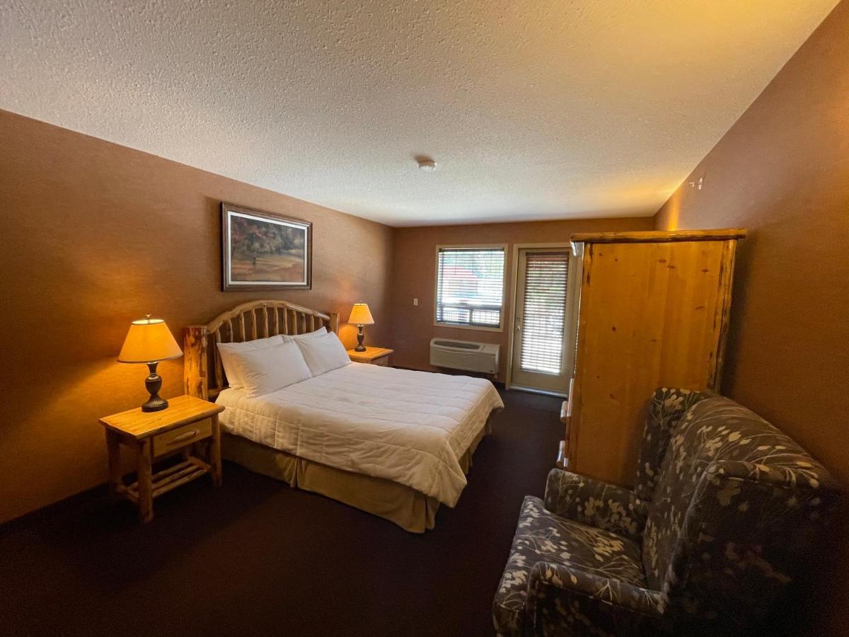 Elkwater Lake Lodge And Resort Exterior foto